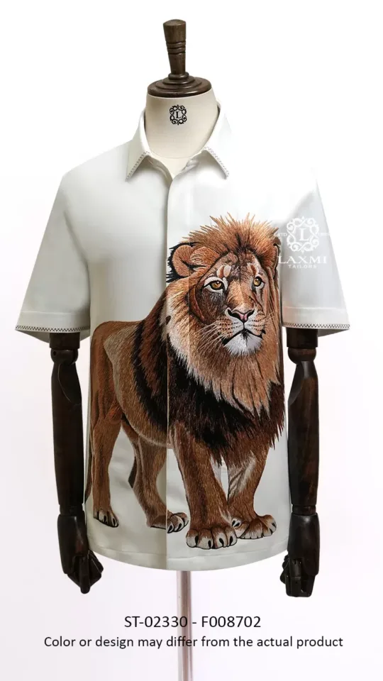 Laxmi Savanna - Regard Lion