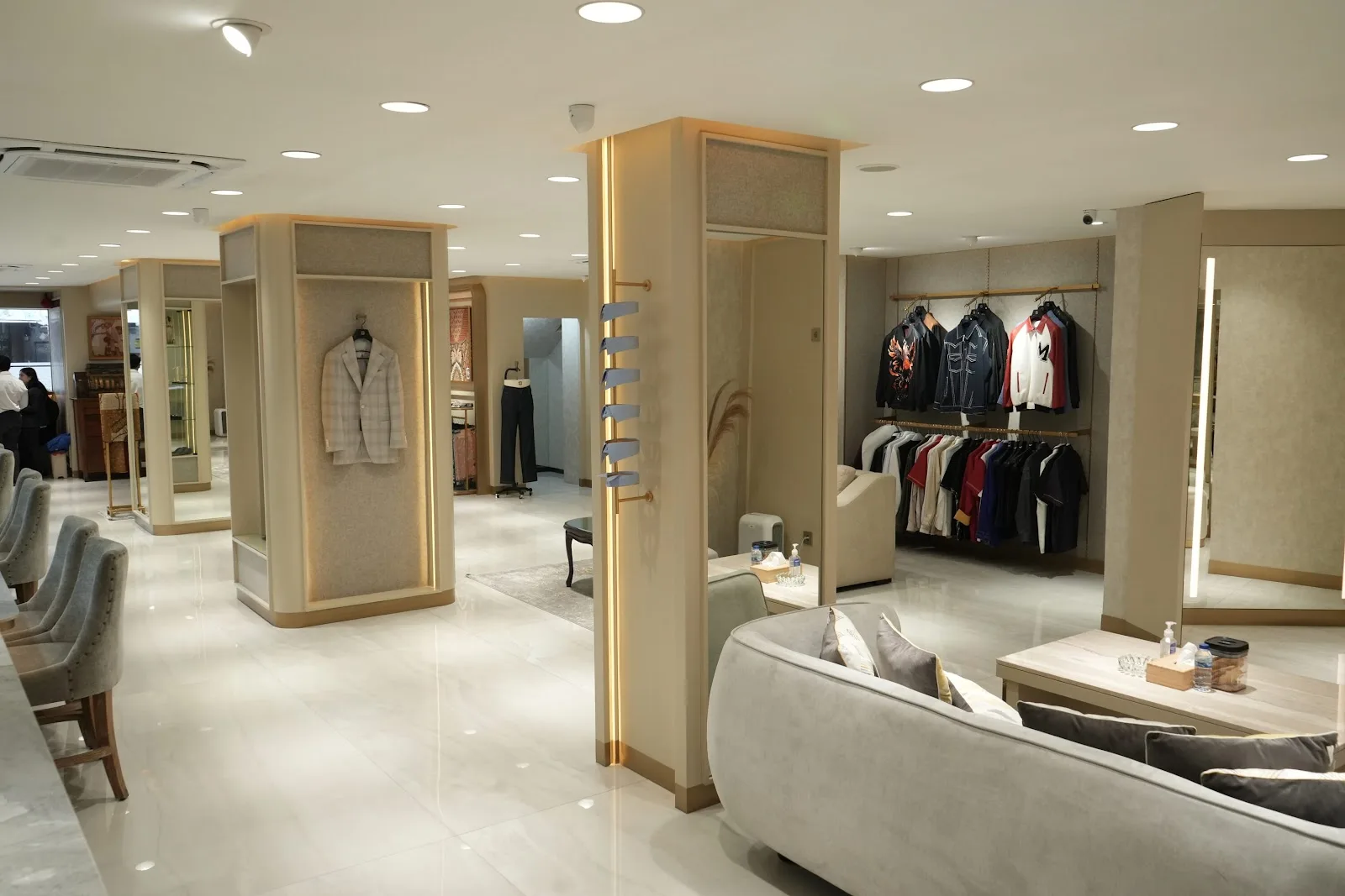 Tampak depan Laxmi Bespoke Tailors Pecenongan